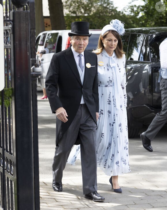 Il y a croisé ses beaux-parents : Carole et Michael Middleton
Carole Middleton et Michael Middleton, - Les célébrités arrivent à la course hippique Royal Ascot, le 19 juin 2024. 