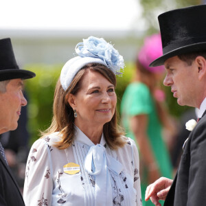 Carole et Michael Middleton, les parents de la princesse de Galles, assistent au deuxième jour de la course hippique Royal Ascot, le 19 juin 2024. 