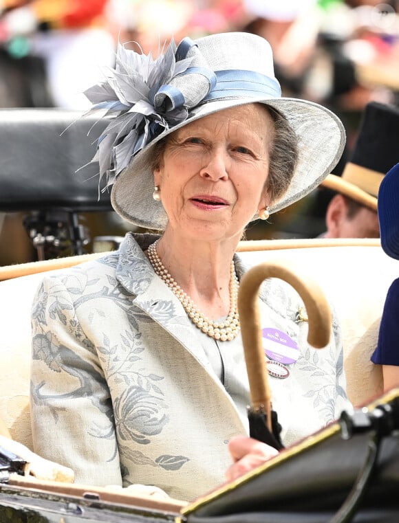 Après avoir été blessée à la tête et hospitalisée pour une commotion cérébrale
La princesse Anne à Royal Ascot le 20 juin 2024.