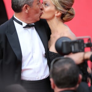 Thierry Ardisson et sa compagne Audrey Crespo-Mara - montée des marches du film Lawless lors du 65ème Festival du film de Cannes. Le 19 mai 2012