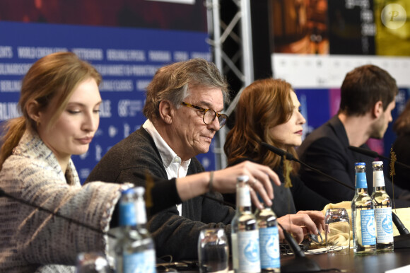 Sa mise en examen a été requise après des accusations de viol par les comédiennes Julia Roy et Isild Le Besco
Julia Roy, Benoît Jacquot, Isabelle Huppert et Gaspard Ulliel - Conférence de presse du film "Eva" lors du 68ème festival du film de Berlin, La Berlinale, le 17 février 2018. © Future-Image via Zuma Press / Bestimage 