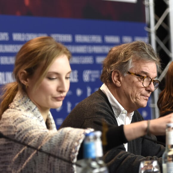 Sa mise en examen a été requise après des accusations de viol par les comédiennes Julia Roy et Isild Le Besco
Julia Roy, Benoît Jacquot, Isabelle Huppert et Gaspard Ulliel - Conférence de presse du film "Eva" lors du 68ème festival du film de Berlin, La Berlinale, le 17 février 2018. © Future-Image via Zuma Press / Bestimage 