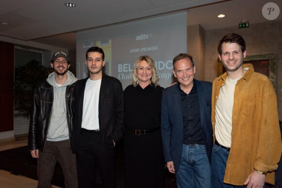 Exclusif - Luana Belmondo entourée de ses fils, Victor, Giacomo et Alessandro, Philippe Thuillier - Avant-première du documentaire "Belmondo, l'Italie en héritage" à la Maison de l'Italie à Paris. Le 18 mars 2024 © Sam Delpech / Bestimage 