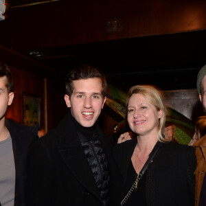 Luana Belmondo avec ses fils Giacomo Belmondo, Victor Belmondo et Alessandro Belmondo à l'after-party du film "Mon Bébé" au Buddha-Bar à Paris, France, le 11 mars 2019. Un évènement organisé par Five Eyes production. © Rachid Bellak/Bestimage 