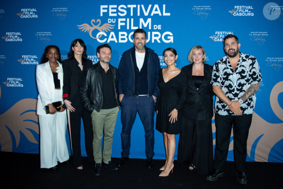 Les membres du jury Mentissa, Laetitia Eido, Johann Dionnet, le président du jury Samir Guesmi, les membres du jury Kiara Carriere, Fadette Drouard et Artus assistant au photocall du jury des courts métrages dans le cadre du 38e Festival du film de Cabourg, le 13 juin 2024. Aurore Maréchal/ABACAPRESS.COM