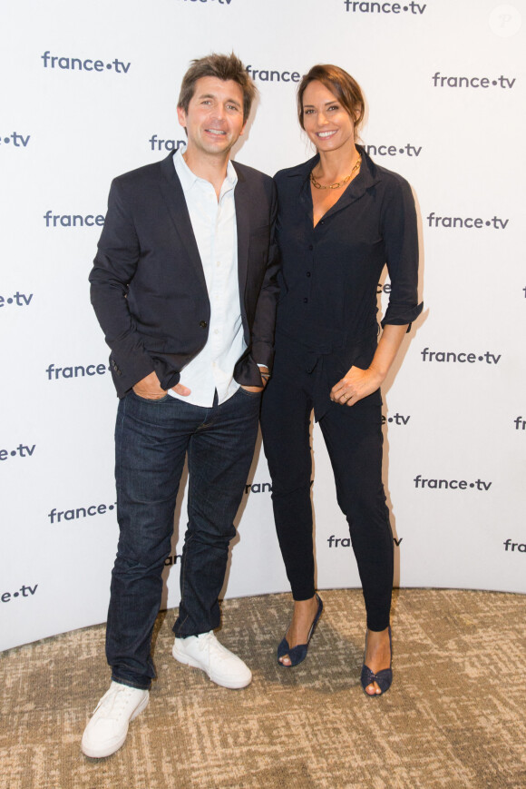 Selon de nouveaux témoignages publiés par Télé Loisirs, des collaborateurs "sont partis par sa faute".

Thomas Sotto et Julia Vignali lors de la conférence de presse France Television Pau Pavillon Gabriel à Paris, France, le 24 août 2021. Photo par Nasser Berzane/ABACAPRESS.COM