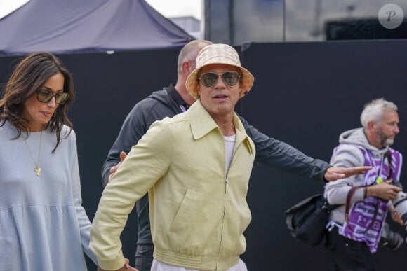 Ines de Ramon l'a accompagné sur place pour l'occasion
Brad Pitt et Ines De Ramon au Grand Prix de Grande-Bretagne à Silverstone. Photo by ESM/Imago/ABACAPRESS.COM