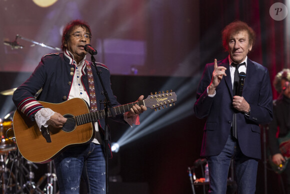 Laurent Voulzy, Alain Souchon au concert du gala des 20 ans de la fondation Recherche Alzheimer "2 générations chantent pour la 3ème" à l'Olympia à Paris le 18 mars 2024. © Cyril Moreau / Bestimage 