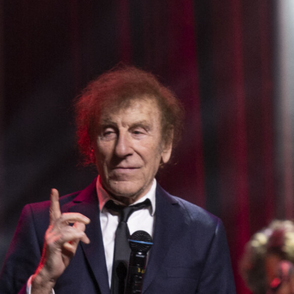 Laurent Voulzy, Alain Souchon au concert du gala des 20 ans de la fondation Recherche Alzheimer "2 générations chantent pour la 3ème" à l'Olympia à Paris le 18 mars 2024. © Cyril Moreau / Bestimage 