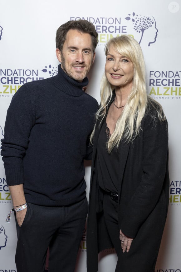 Cécile Chaduteau et Vincent Valinducq au photocall du concert du gala des 20 ans de la fondation Recherche Alzheimer "2 générations chantent pour la 3ème" à l'Olympia à Paris le 18 mars 2024. © Cyril Moreau / Bestimage