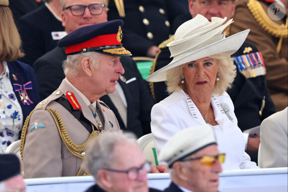 Le roi Charles III d'Angleterre et la reine consort d'Angleterre Camilla Parker Bowles - Commémorations du 80ème anniversaire du débarquement en Normandie lors de la Seconde Guerre Mondiale, au British Normandy Memorial. Le 6 juin 2024 © Chris Jackson / Pool MirrorPix / Bestimage 