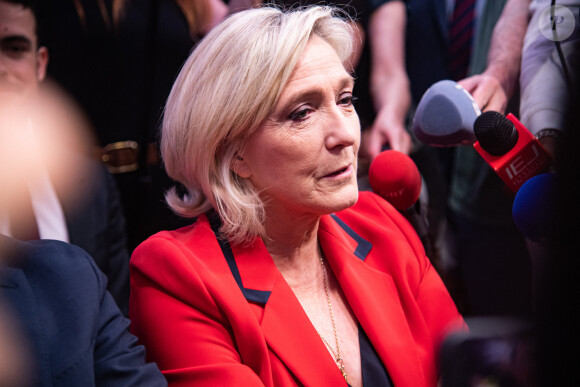 Marine Le Pen - J.Bardella détaille son programme lors de sa conférence de presse à Paris, dans le cadre des élections législatives, le 24 juin 2024. © Baptiste Autissier / Panoramic / Bestimage