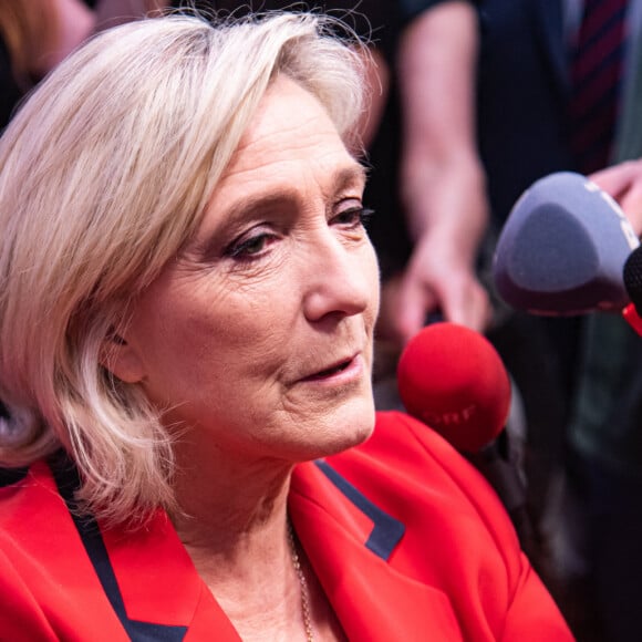 Marine Le Pen - J.Bardella détaille son programme lors de sa conférence de presse à Paris, dans le cadre des élections législatives, le 24 juin 2024. © Baptiste Autissier / Panoramic / Bestimage