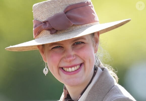 Cette dernière s'est affichée au bras d'un mystérieux homme : Félix Da Silva Camp, 19 ans
Louise Mountbatten-Windsor (Lady Louise Windsor) - Lady Louise Windsor au Royal Windsor Horse Show au château de Windsor le 5 Mai 2024. 