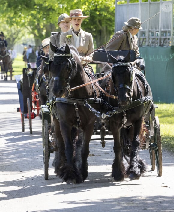 Louise Mountbatten-Windsor en calèche au "Royal Windsor Horse Show 2024" à Windsor, le 5 mai 2024. 