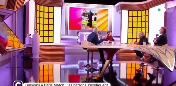 Dans la journée de mercredi 10 juillet, le départ d'un chroniqueur de "C Médiatique" sur France 5 a été annoncé.
Capture d'écran de l'émission hébdomadaire "C Médiatique" sur France 5