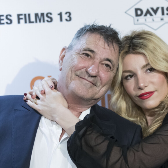 Jean-Marie Bigard et sa femme Lola Marois lors de l'avant-première du film "Chacun sa vie" au cinéma UGC Normandie à Paris, France, le 13 mars 2017