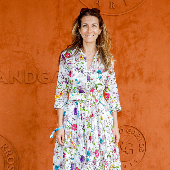 "Où le cerveau ralentit. Je coupe le téléphone jusqu'au 8 août."
Anne-Claire Coudray au village lors des Internationaux de France de tennis de Roland Garros 2023, à Paris, France, le 9 juin 2023. © Jacovides-Moreau/Bestimage 