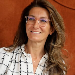 Anne-Claire Coudray marraine de la Patrouille de France. Elle devient ainsi la huitième personnalité française et la deuxième femme à parrainer cette unité - Anne-Claire Coudray au village lors des Internationaux de France de Tennis de Roland Garros à Paris, France, © Dominique Jacovides/Bestimage