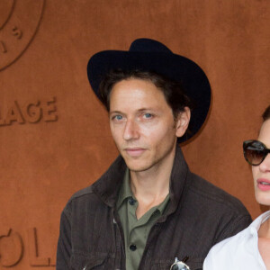 Raphael et Melanie Thierry dans le village pendant les Internationaux de France de tennis à Roland-Garros le 07 juin 2019 à Paris, France. Photo par Nasser Berzane/ABACAPRESS.COM
