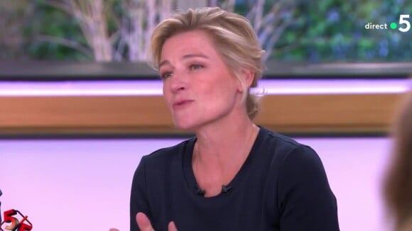 Anne-Elisabeth Lemoine a mis dans l'embarras un chroniqueur de C à vous à cause d'une question intime