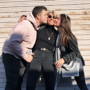 A savoir Alexandre et Victoire
Caroline Margeridon (Affaire conclue) avec ses enfants, Alexandre et Victoire - Instagram, 26 mai 2019