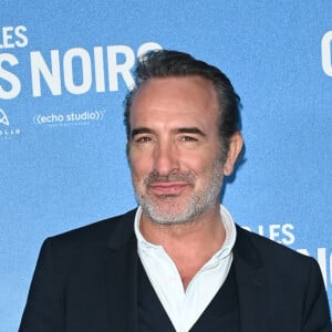 Jean Dujardin à l'avant-première du film "Sur les chemins noirs" au cinema UGC Normandie à Paris le 13 mars 2023