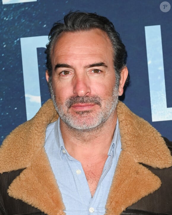 Présent depuis le mois de mai sur le littoral, l'acteur mythique de "Chouchou et Loulou" devrait terminer le tournage en fin de semaine selon "La Voix du Nord".
Jean Dujardin à la première du film "Les gardiennes de la planète" au cinéma Pathé Wepler à Paris, France, le 12 février 2023