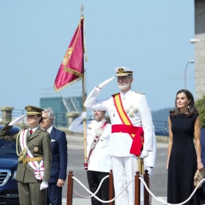 Le roi Felipe VI d'Espagne, la reine Letizia d'Espagne et la princesse héritière Leonor assistent à une cérémonie de nomination des nouveaux officiers de la marine, le 16 juillet 2024 à Marin, en Espagne. © Lalo Yasky/Bestimage
