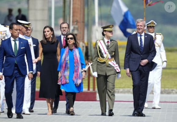 Le roi Felipe VI d'Espagne, la reine Letizia d'Espagne et la princesse héritière Leonor assistent à une cérémonie de nomination des nouveaux officiers de la marine, le 16 juillet 2024 à Marin, en Espagne. © Lalo Yasky/Bestimage