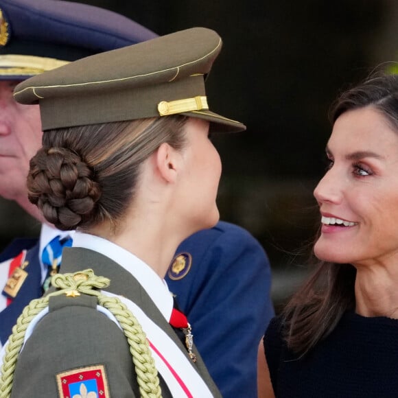 Le roi Felipe VI d'Espagne, la reine Letizia d'Espagne et la princesse héritière Leonor assistent à une cérémonie de nomination des nouveaux officiers de la marine, le 16 juillet 2024 à Marin, en Espagne. © Lalo Yasky/Bestimage