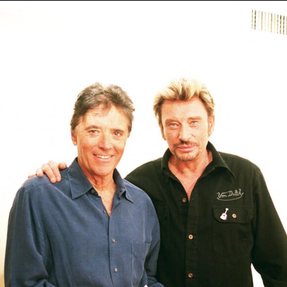 Sacha Distel et Johnny Hallyday - enregistrement de l'émission "Vivement Dimanche" en avril 2003.