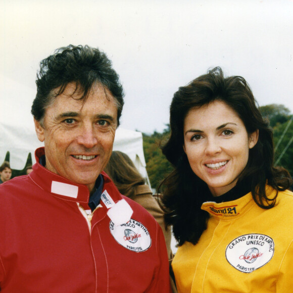 Sacha Distel et Caroline Barclay en 1996