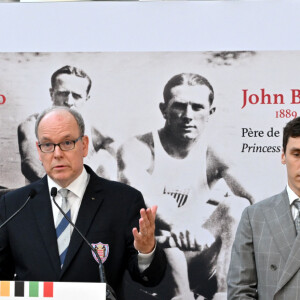 Le prince Albert II et la princesse Charlène de Monaco, Louis Ducruet, Mélanie de Massy - Le prince Albert II et la princesse Charlène de Monaco ont inauguré l'exposition "La Flamme Olympique au fil du temps" qui présente la collection de torches olympiques du prince Souverain, sous la verrière du Grimaldi Forum à Monaco, le 18 juillet 2024.© Bruno Bebert/Bestimage