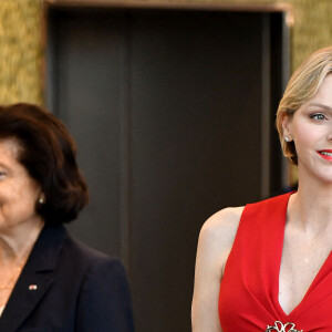 La princesse Charlène de Monaco - Le prince Albert II et la princesse Charlène de Monaco ont inauguré l'exposition "La Flamme Olympique au fil du temps" qui présente la collection de torches olympiques du prince Souverain, sous la verrière du Grimaldi Forum à Monaco, le 18 juillet 2024.© Bruno Bebert/Bestimage