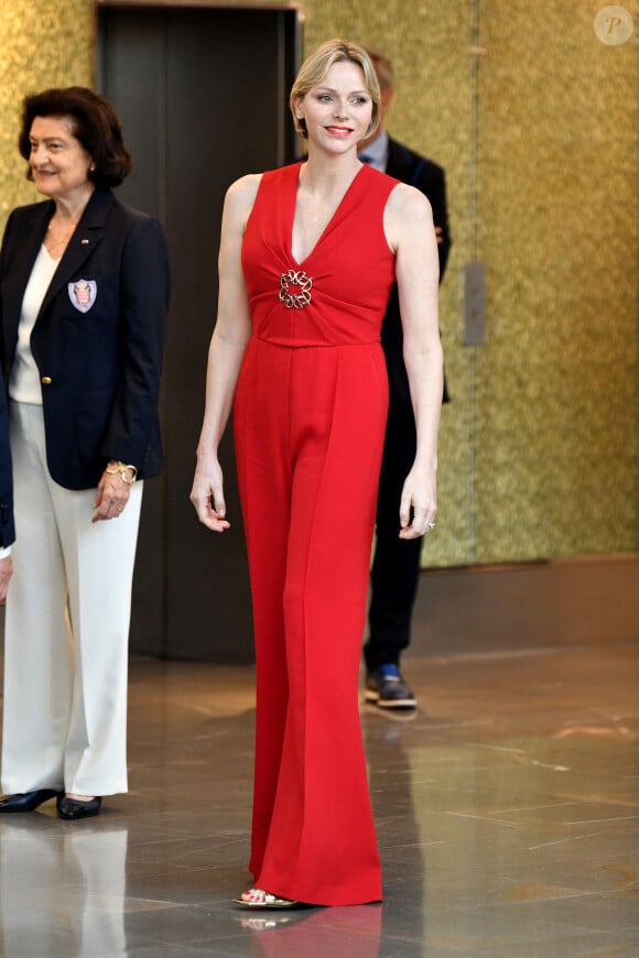 La princesse Charlène de Monaco - Le prince Albert II et la princesse Charlène de Monaco ont inauguré l'exposition "La Flamme Olympique au fil du temps" qui présente la collection de torches olympiques du prince Souverain, sous la verrière du Grimaldi Forum à Monaco, le 18 juillet 2024.© Bruno Bebert/Bestimage