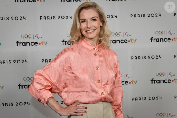 La présentatrice de télévision britannique Louise Ekland pose pour un photocall avant la conférence de presse de France Télévisions "Paris 2024" à Paris le 11 juin 2024. Firas Abdullah/ABACAPRESS.COM