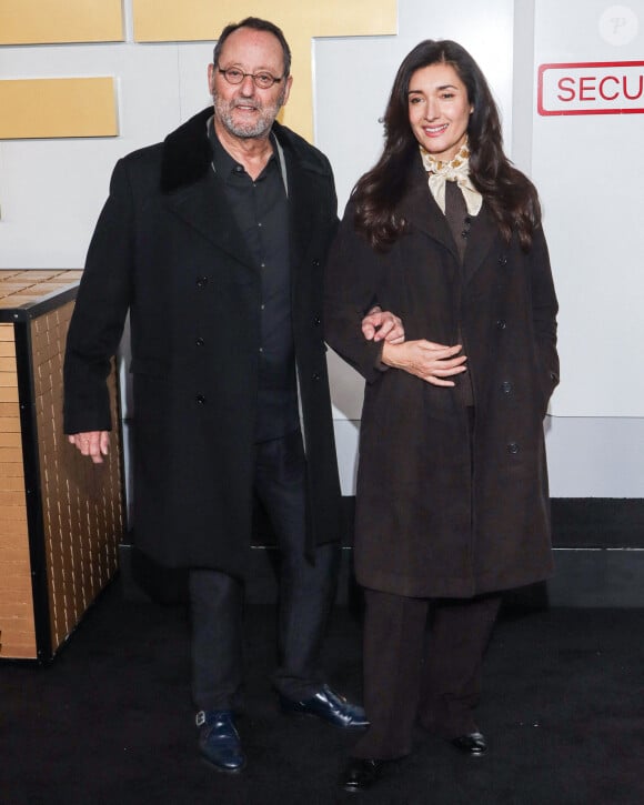 Jean Reno et Zofia Reno arrivent à la première mondiale de 'Lift' de Netflix qui s'est tenue au Jazz at Lincoln Center for the Performing Arts le 8 janvier 2024 à Manhattan, New York City, New York, États-Unis. Photo par Christian Lora/Image Press Agency/ABACAPRESS.COM