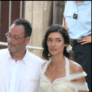 Il est aujourd'hui toujours en couple avec Zofia Borucka, qu'il a épousée en 2006 et qui lui a donné deux enfants.Mariage de l'acteur français Jean Reno et du mannequin franco-américain Zofia Borucka dans l'église des Baux-de-Provence, dans le sud de la France en 2006.