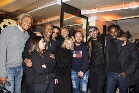 Toumani Sangaré, Nicole Schluss, le rappeur Oxmo Puccino (Abdoulaye Diarra), Kim Chapiron, Vincent Cassel, Ludivine Sagnier, Alban Ivanov, JR (Artiste), Ladj Ly lors de la remise de la médaille d'Officier des Arts et des Lettres au rappeur O.Puccino par l'acteur, réalisateur et producteur V.Cassel à l'hôtel du Collectionneur à Paris, France, le 2 mars 2020. © Jack Tribeca/Bestimage 