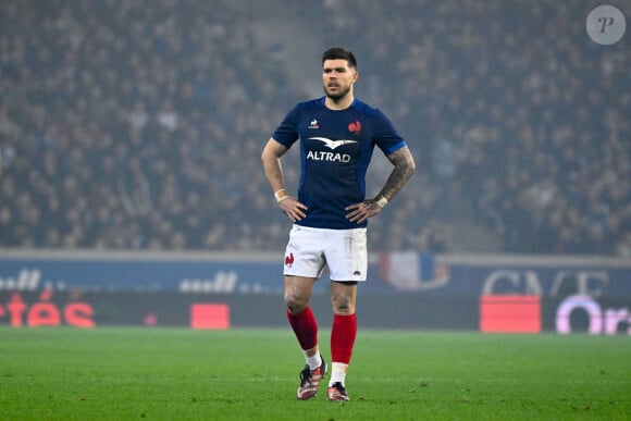 "Aujourd'hui j'ai perdu un de mes plus fidèles compagnons, Owen (son second chien) a lui perdu son meilleur ami", annonce Matthieu Jalibert
 
Matthieu Jalibert ( 10 - France ) during the 6 Nations match between France and Italy at Stade Pierre Mauroy on february 25, 2024 in Lille, France. -