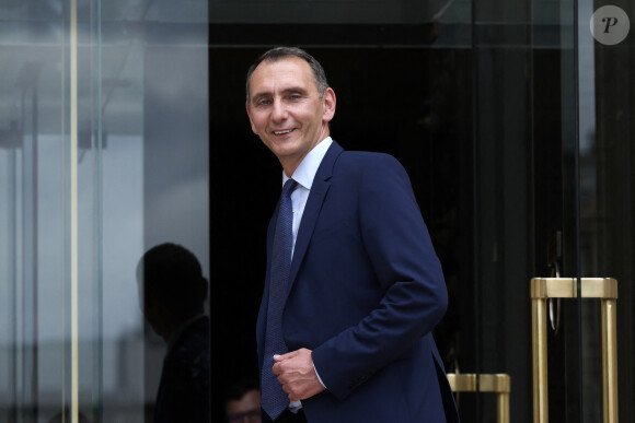 Laurent Jacobelli, député français nouvellement élu au Rassemblement national (RN) arrive à l'Assemblée nationale, au lendemain du second tour des élections législatives françaises, à Paris, le 8 juillet 2024. © Stéphane Lemouton / Bestimage