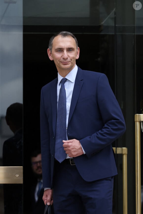 Laurent Jacobelli, député français nouvellement élu au Rassemblement national (RN) arrive à l'Assemblée nationale, au lendemain du second tour des élections législatives françaises, à Paris, le 8 juillet 2024. © Stéphane Lemouton / Bestimage