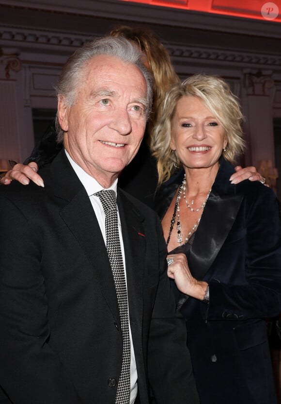 En couple chacun de leur côté, ils se sont finalement donné une chance. 
William Leymergie et sa compagne Sophie Davant - 46ème édition du Gala "Best Awards" à l'hôtel Georges V à Paris. L© Coadic Guirec / Bestimage