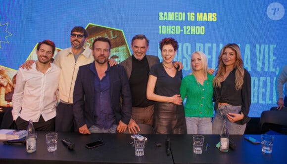 Jeremy Charvet, Laurent Kérusoré, Stéphane Henon, Jérôme Bertin, Marie Réache, Manon Chevallier et Lola Marois lors de la rencontre avec l'équipe de Plus Belle La Vie, Encore Plus Belle (TF1), modérée par le journaliste Alexandre du Serie Mania Festival international Lille 2024, à Lille, France, le 16 mars 2024. © Stéphane Vansteenkiste/Bestimage 