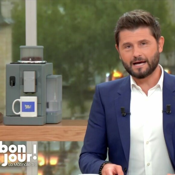 Depuis le lundi 15 juillet 2024, Christophe Beaugrand assure la présentation de "Bonjour !" à la place de Bruce Toussaint
Christophe Beaugrand sur le plateau de "Bonjour !"