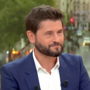 Christophe Beaugrand se lâche en plein direct dans "Bonjour !" sur TF1
Christophe Beaugrand sur le plateau de "Bonjour !"