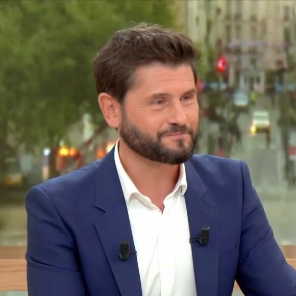 Christophe Beaugrand se lâche en plein direct dans "Bonjour !" sur TF1
Christophe Beaugrand sur le plateau de "Bonjour !"