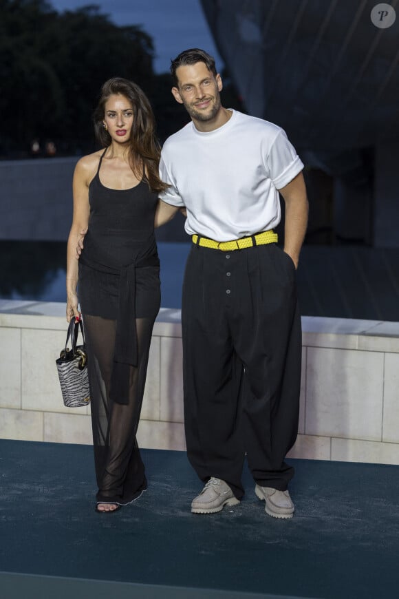 Simon Porte Jacquemus, Lamia Lagha - Photocall du dîner "Prelude pour les JO" à la Fondation Vuitton à Paris, France, le 25 juillet 2024. © Olivier Borde/Bestimage 