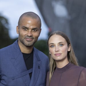 A l'image de Tony Parker avec sa compagne Agathe Teyssier
Tony Parker avec sa compagne Agathe Teyssier - Photocall du dîner "Prelude pour les JO" à la Fondation Vuitton à Paris, France, le 25 juillet 2024. © Olivier Borde/Bestimage 